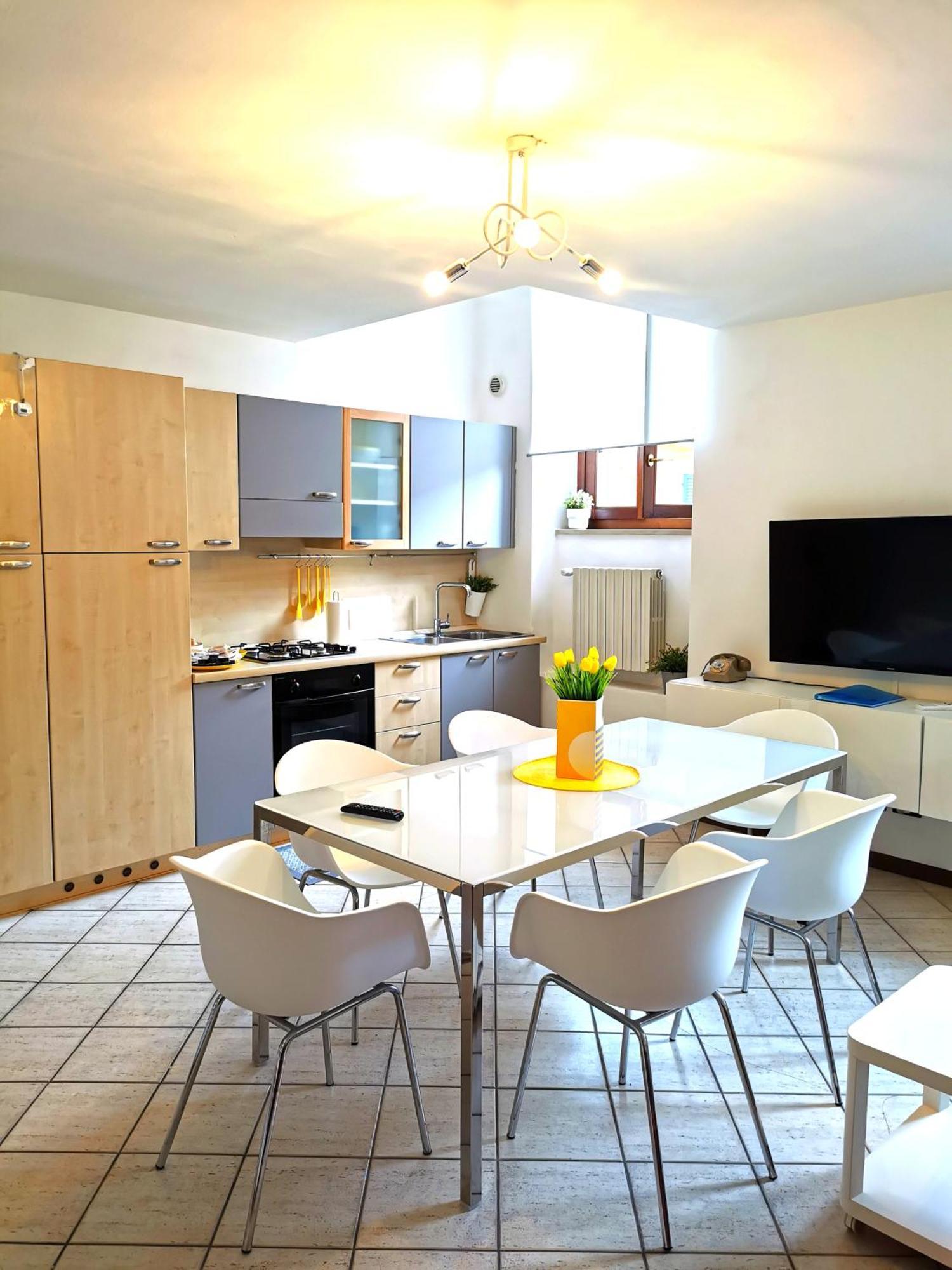 Old Town Apartment With Terrace - Live Love Lake Peschiera del Garda Exterior foto